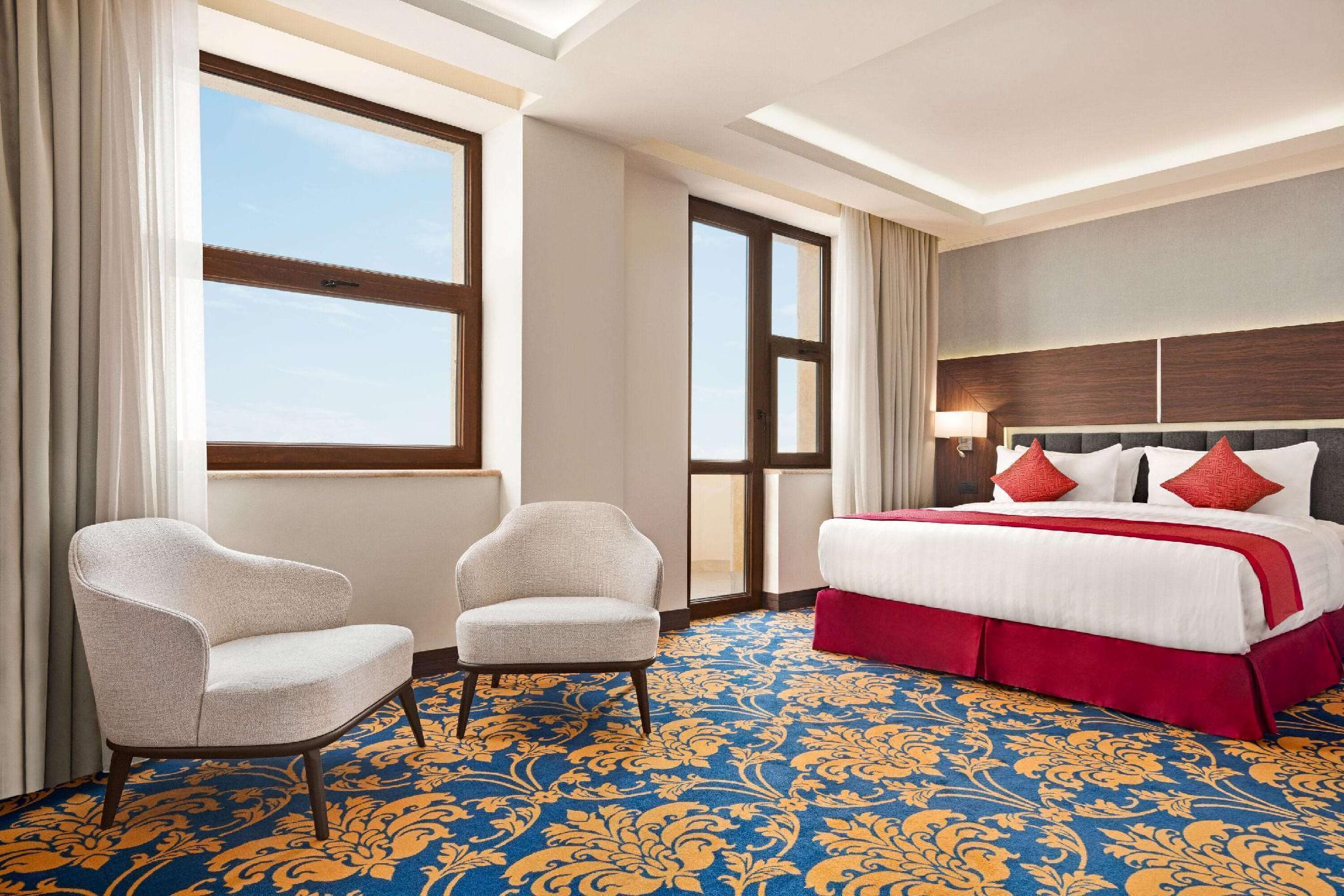 Ramada Hotel & Suites By Wyndham Erevan Esterno foto